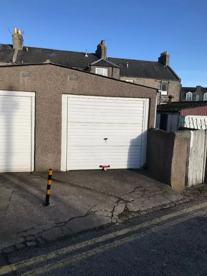 £195.00pm Lock up garage with electric to let in Aberdeen